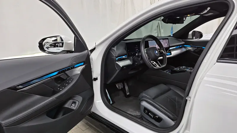 BMW i5