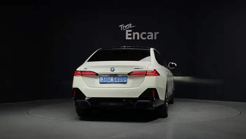 BMW i5