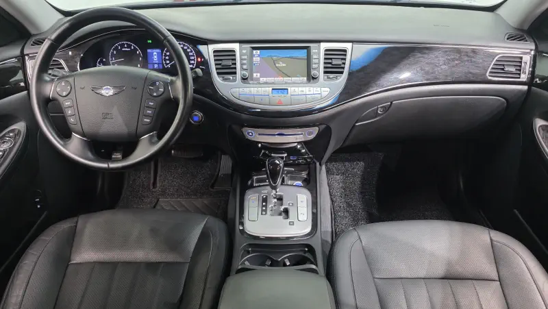 Hyundai Genesis