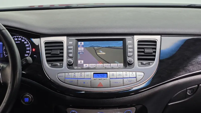 Hyundai Genesis