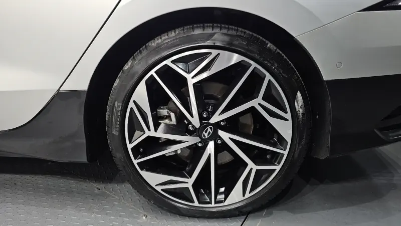 Hyundai Ioniq 6