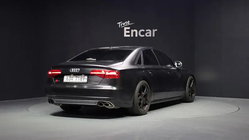 Audi S8