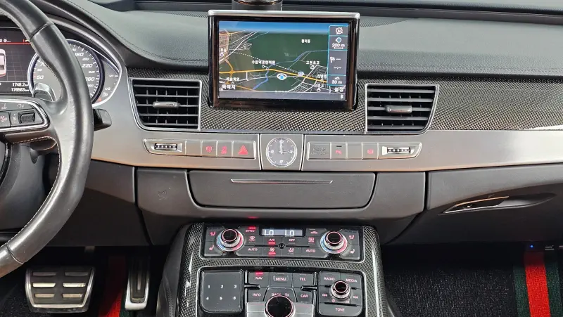 Audi S8