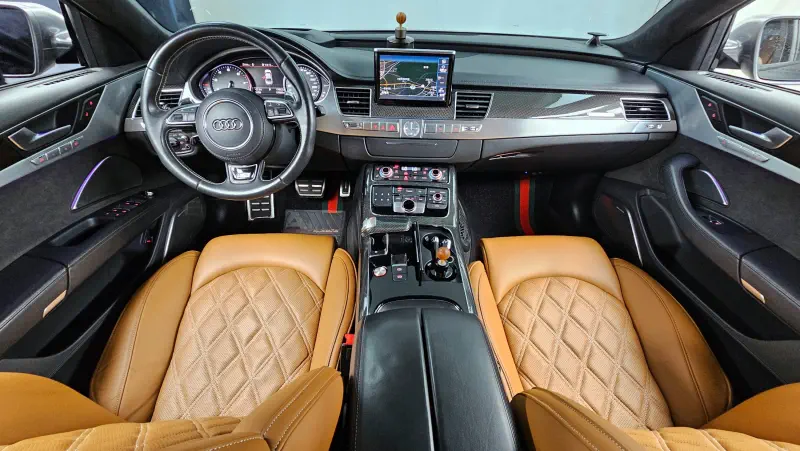 Audi S8