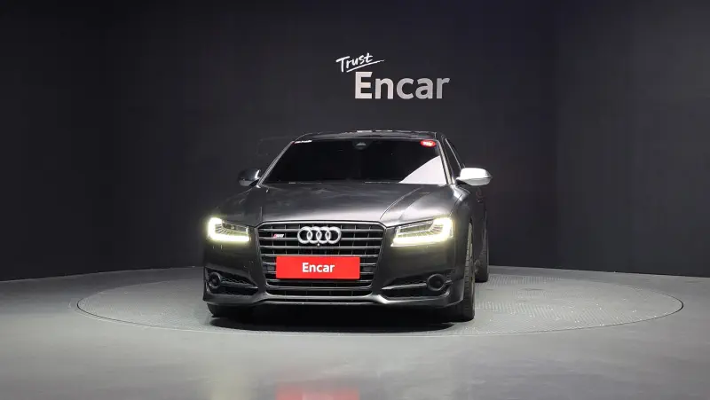 Audi S8