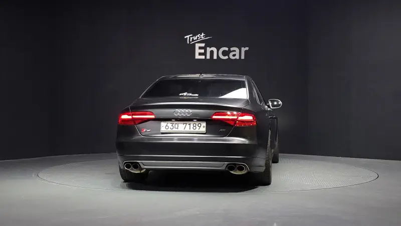 Audi S8
