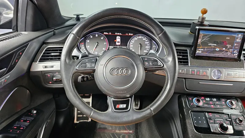 Audi S8