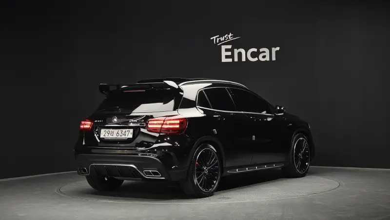 Mercedes-Benz GLA-Class