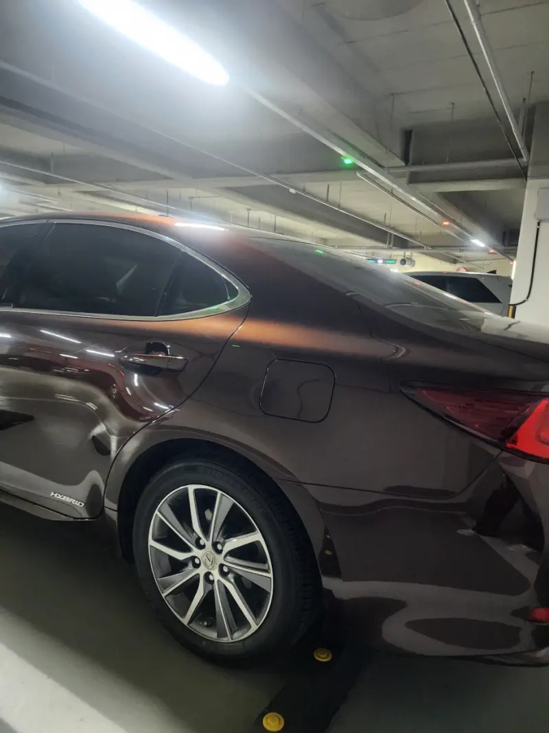 Lexus ES300h