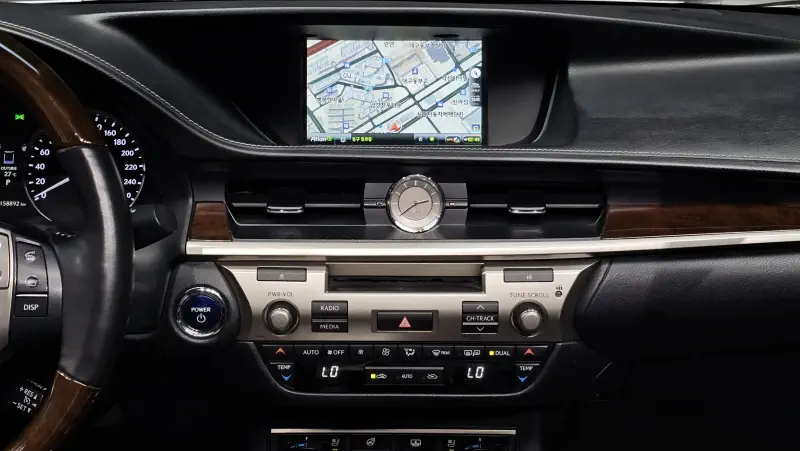 Lexus ES300h