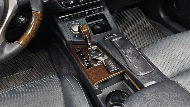 Lexus ES300h