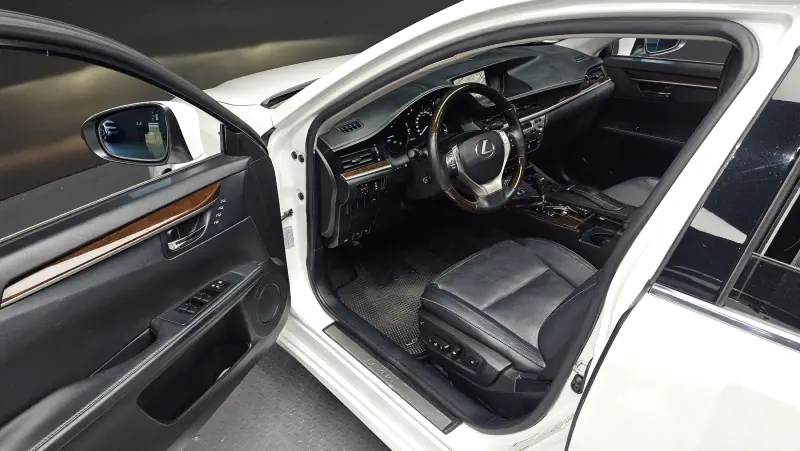 Lexus ES300h