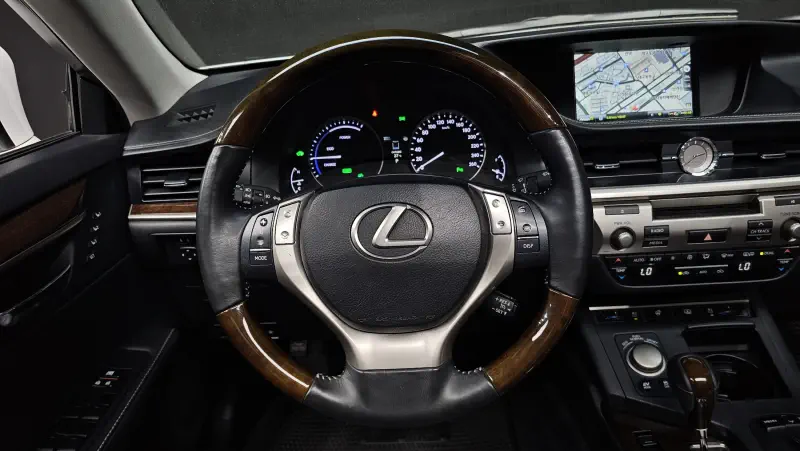 Lexus ES300h