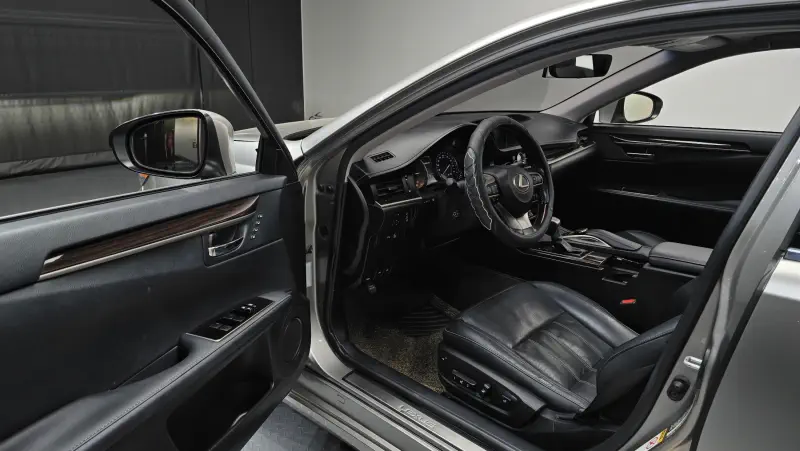 Lexus ES300h