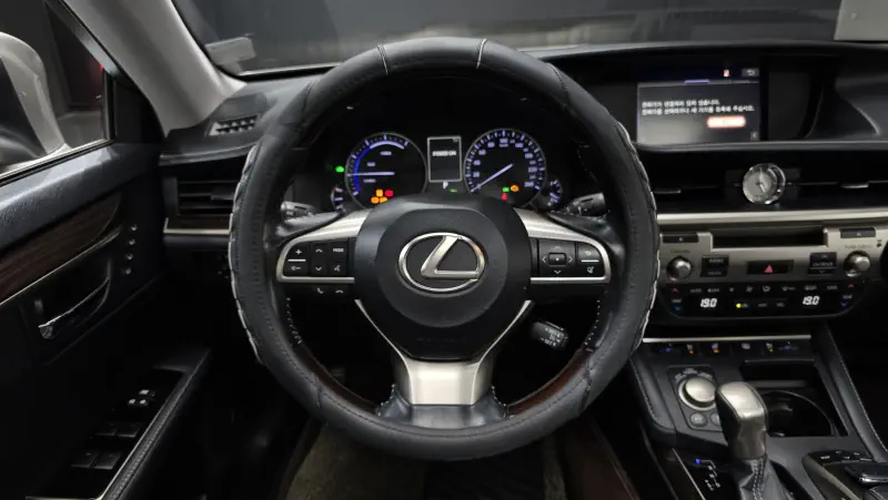 Lexus ES300h