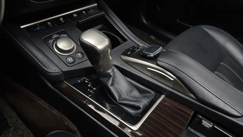 Lexus ES300h