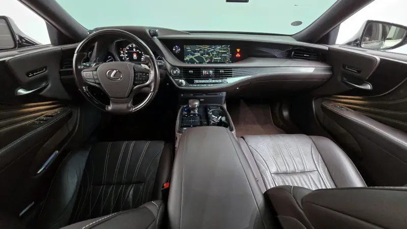Lexus LS