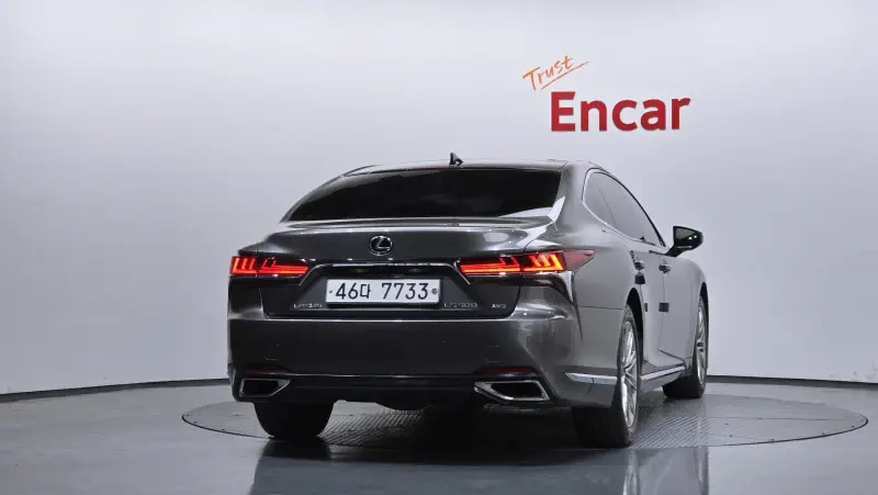 Lexus LS