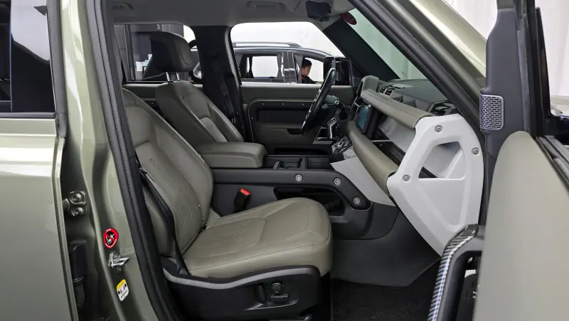 Land Rover Defender