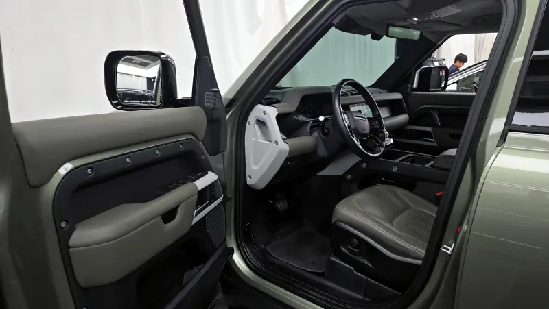 Land Rover Defender
