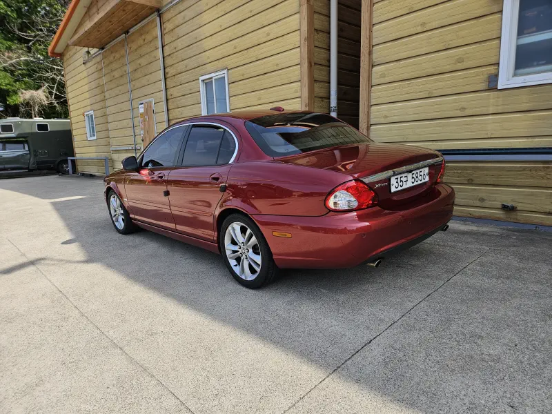 Jaguar X-Type