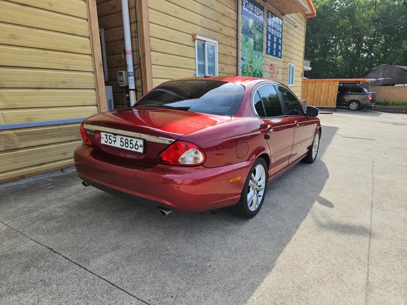 Jaguar X-Type