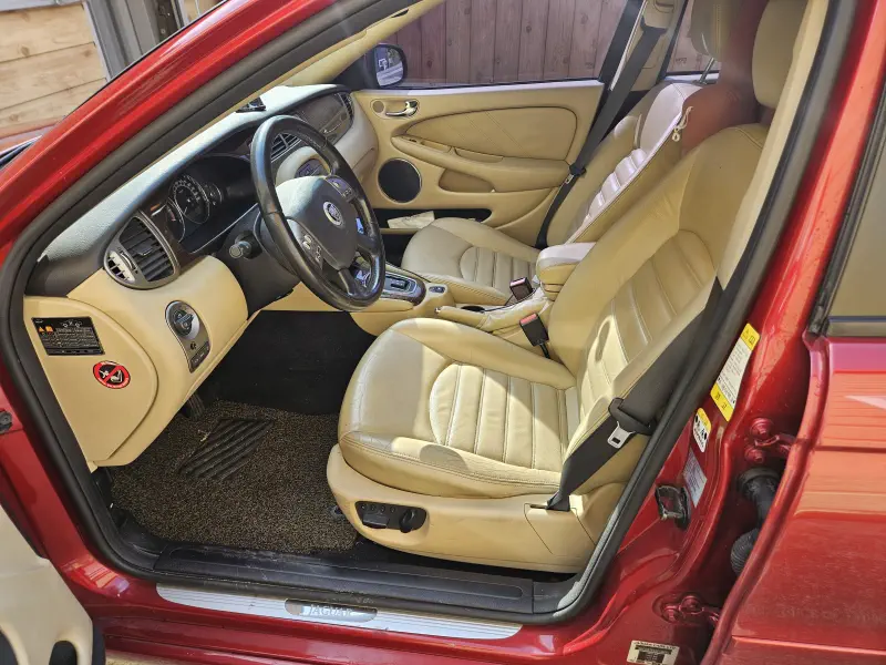 Jaguar X-Type