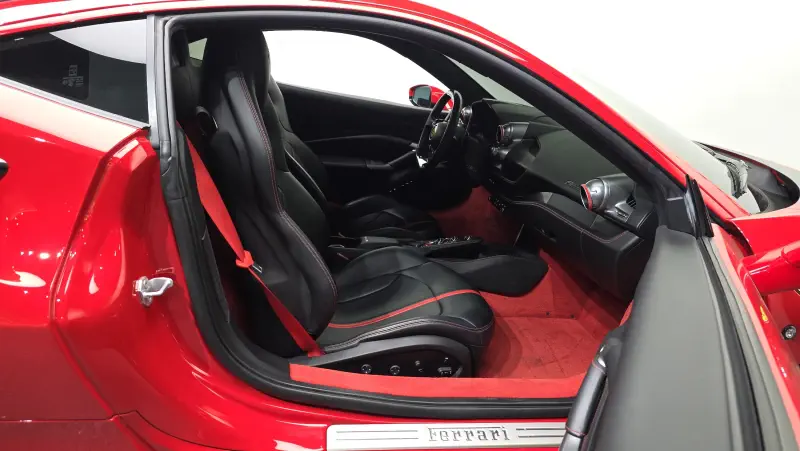 Ferrari F8