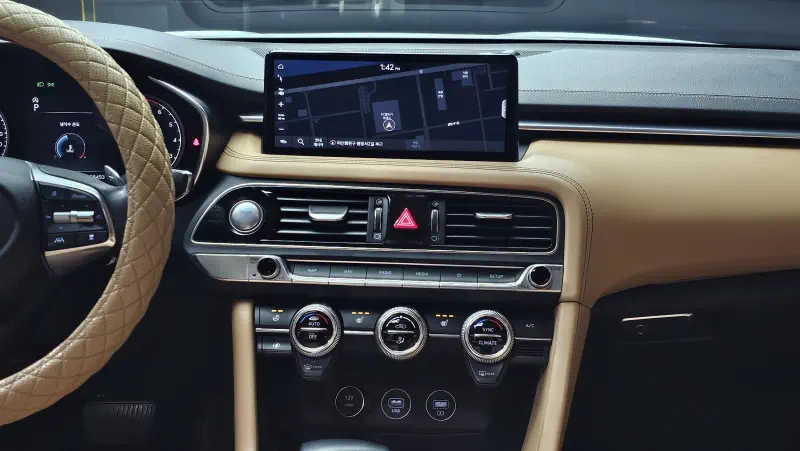 Genesis G70