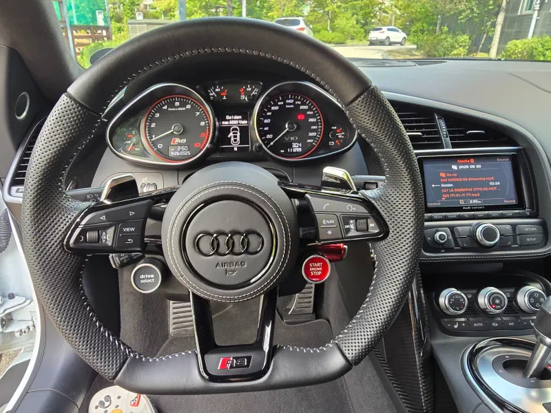 Audi R8