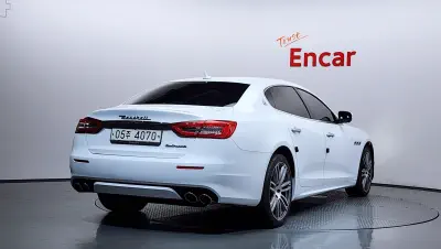 Maserati Quattroporte