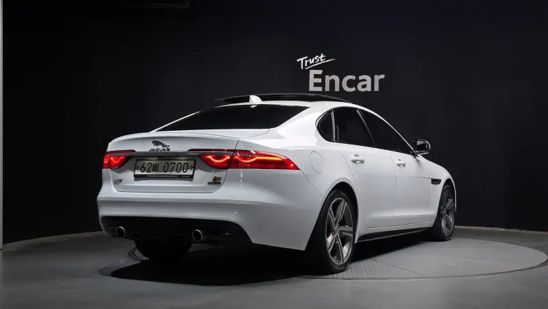 Jaguar XF