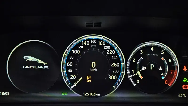 Jaguar XF