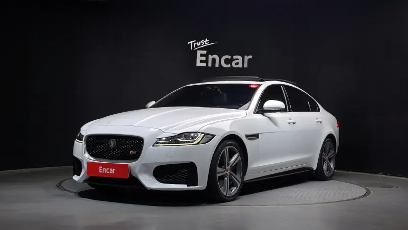 Jaguar XF