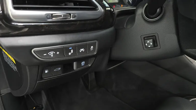 Genesis EQ900
