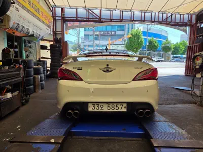 Hyundai Genesis
