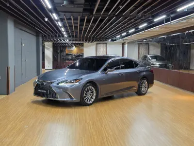Lexus ES300h