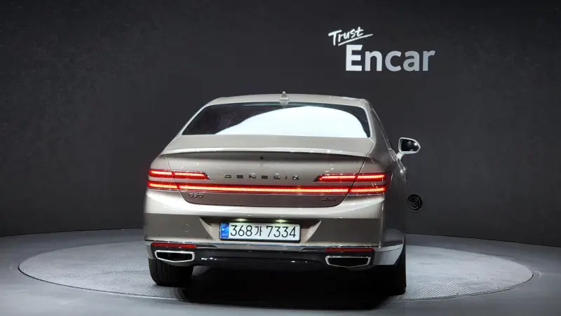 Genesis G90
