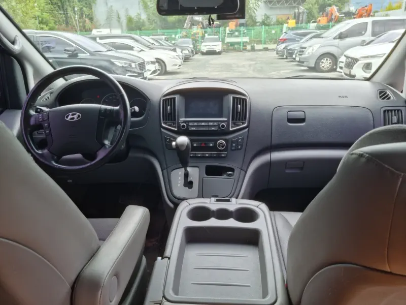 Hyundai Grand Starex