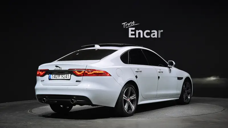 Jaguar XF