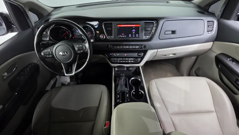 Kia Carnival
