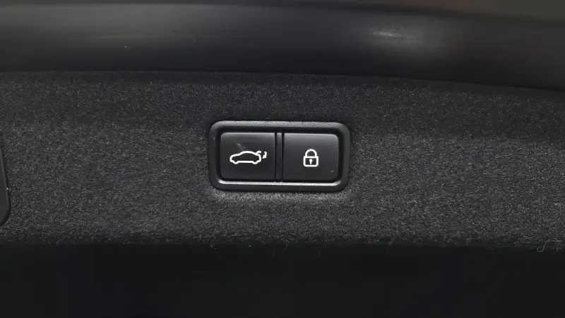 Genesis EQ900