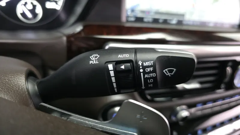 Genesis EQ900