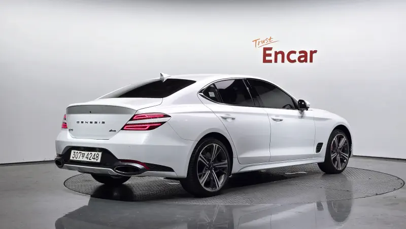 Genesis G70