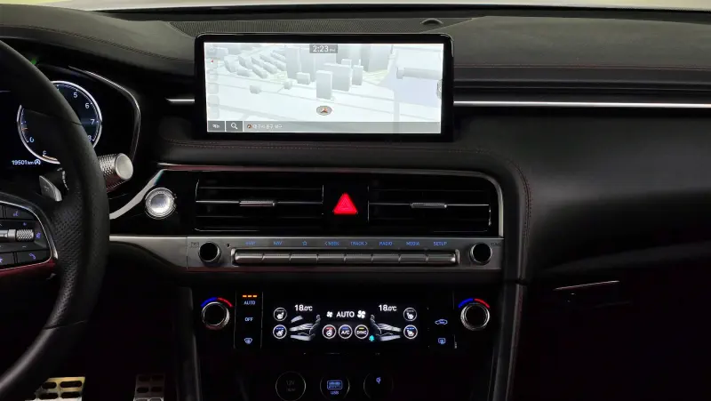 Genesis G70