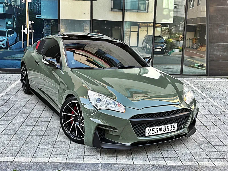 Hyundai Genesis