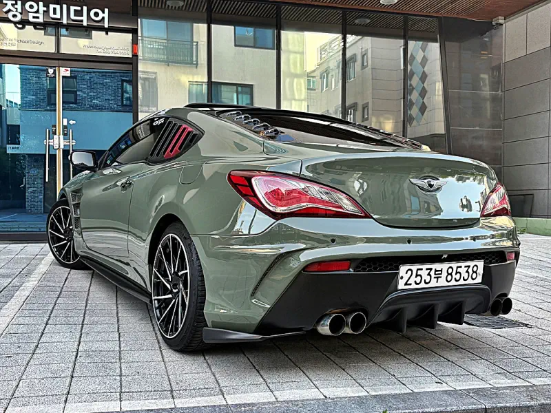 Hyundai Genesis