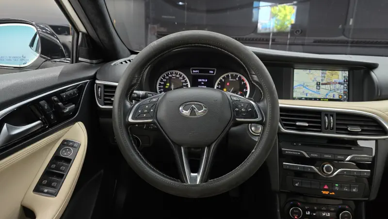 Infiniti QX30