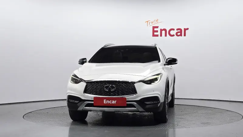 Infiniti QX30