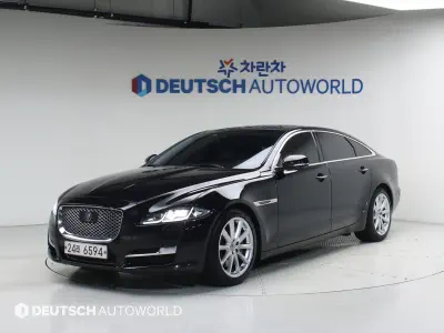 Jaguar XJ